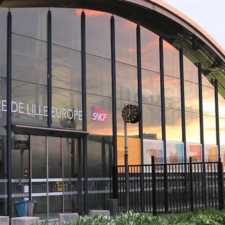 House In Near Euratech Private Terrace. Vendégház