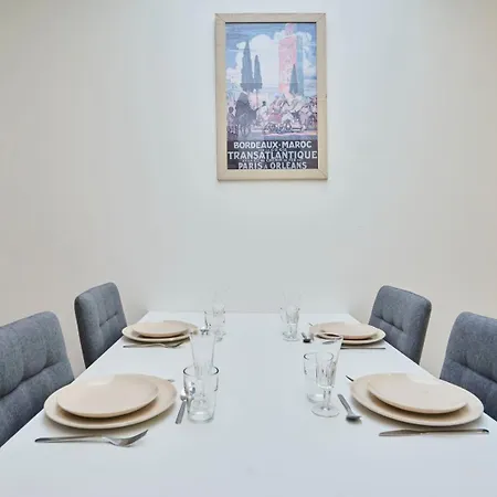 House In Near Euratech Private Terrace. بيت ضيافة ليل