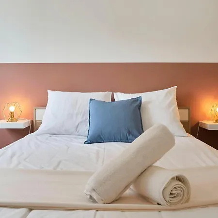 بيت ضيافة House In Near Euratech Private Terrace. 2*