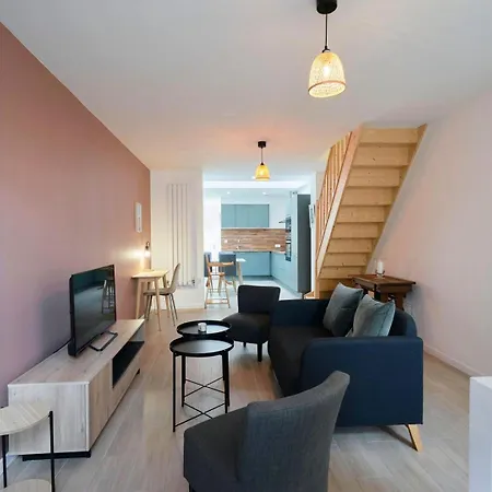 بيت ضيافة House In Near Euratech Private Terrace. ليل