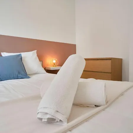 House In Near Euratech Private Terrace. بيت ضيافة 2*