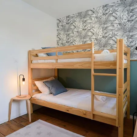 House In Near Euratech Private Terrace. بيت ضيافة ليل